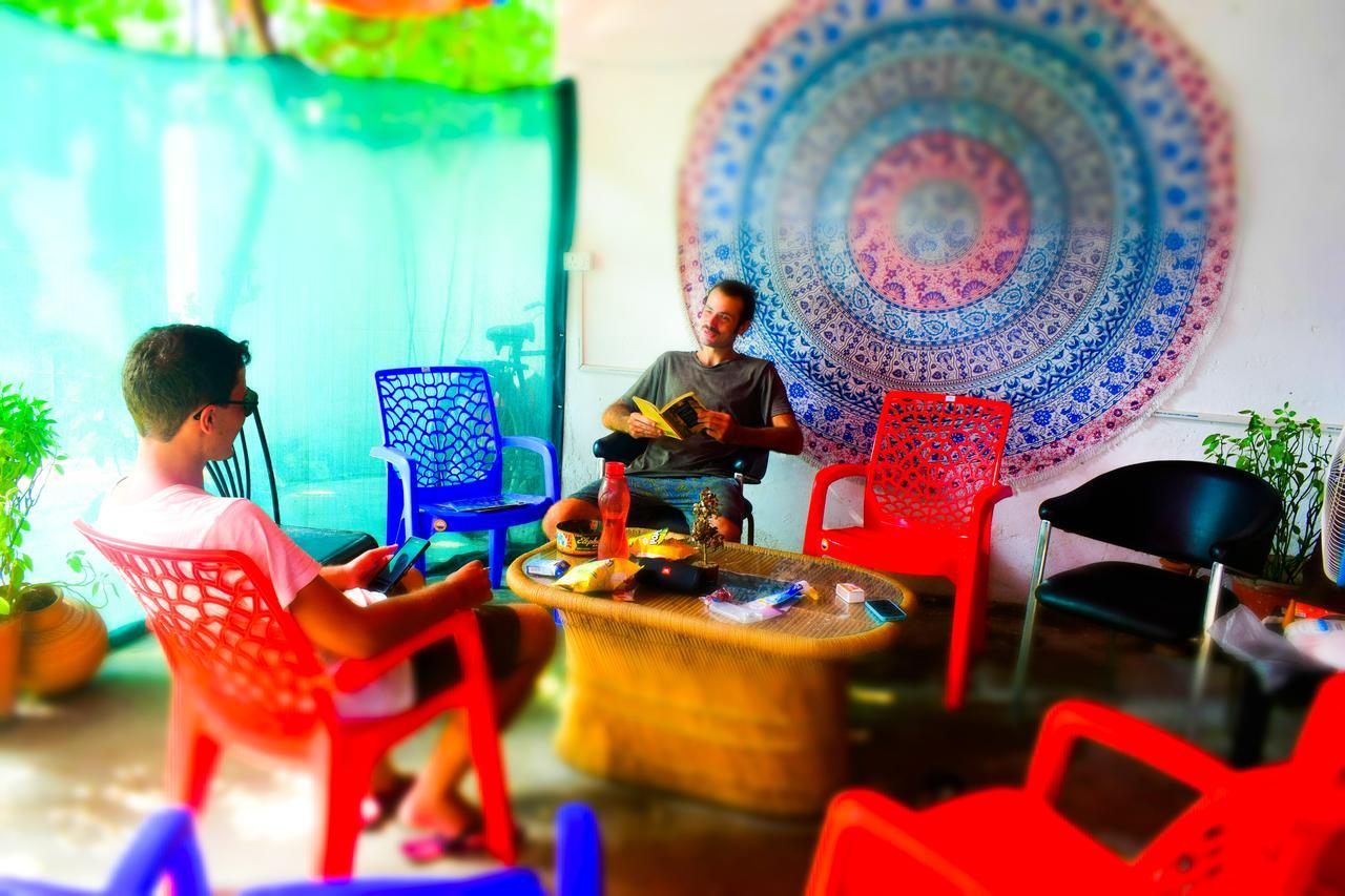 ניו דלהי Roots Hostel מראה חיצוני תמונה