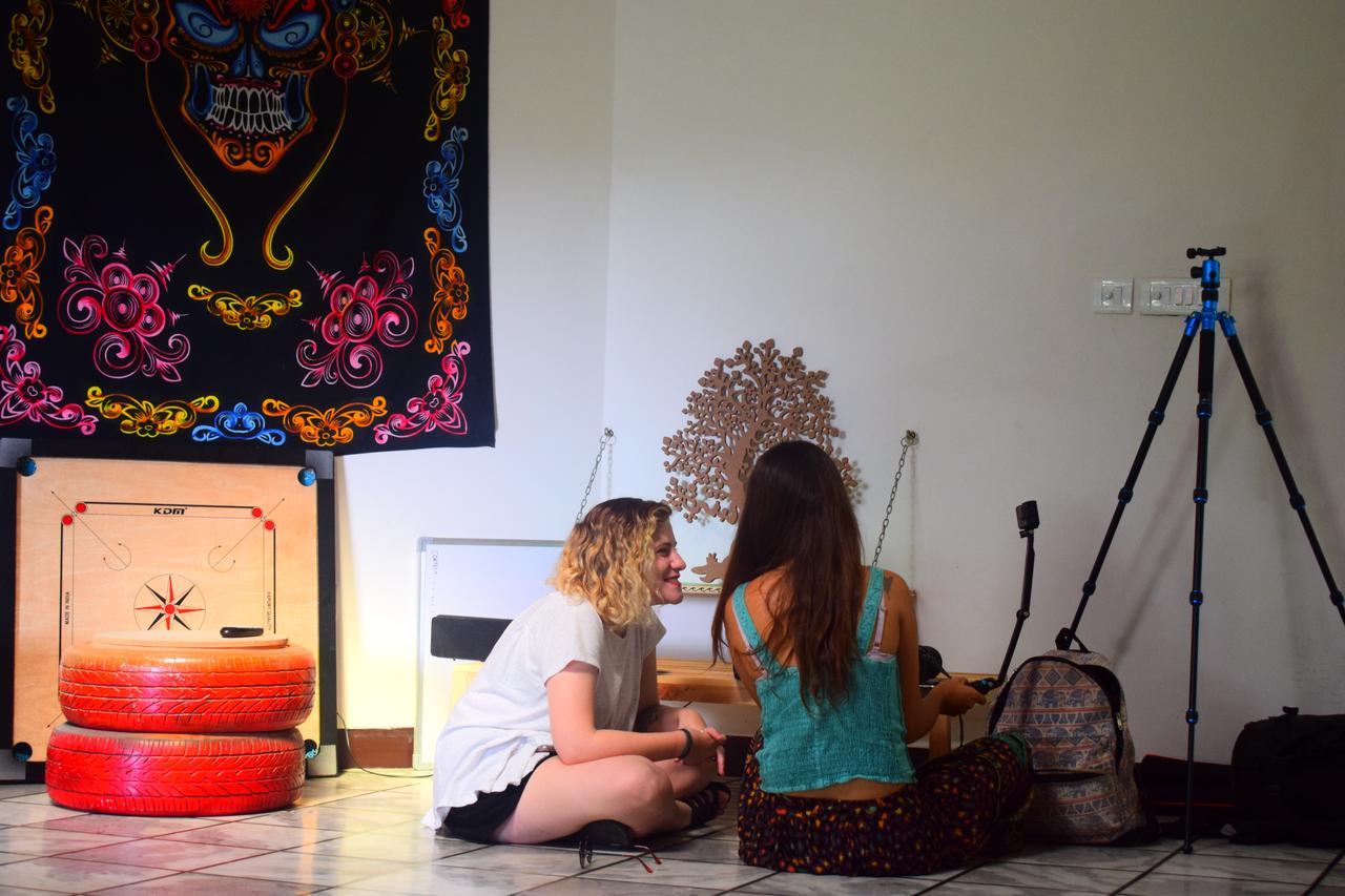 ניו דלהי Roots Hostel מראה חיצוני תמונה