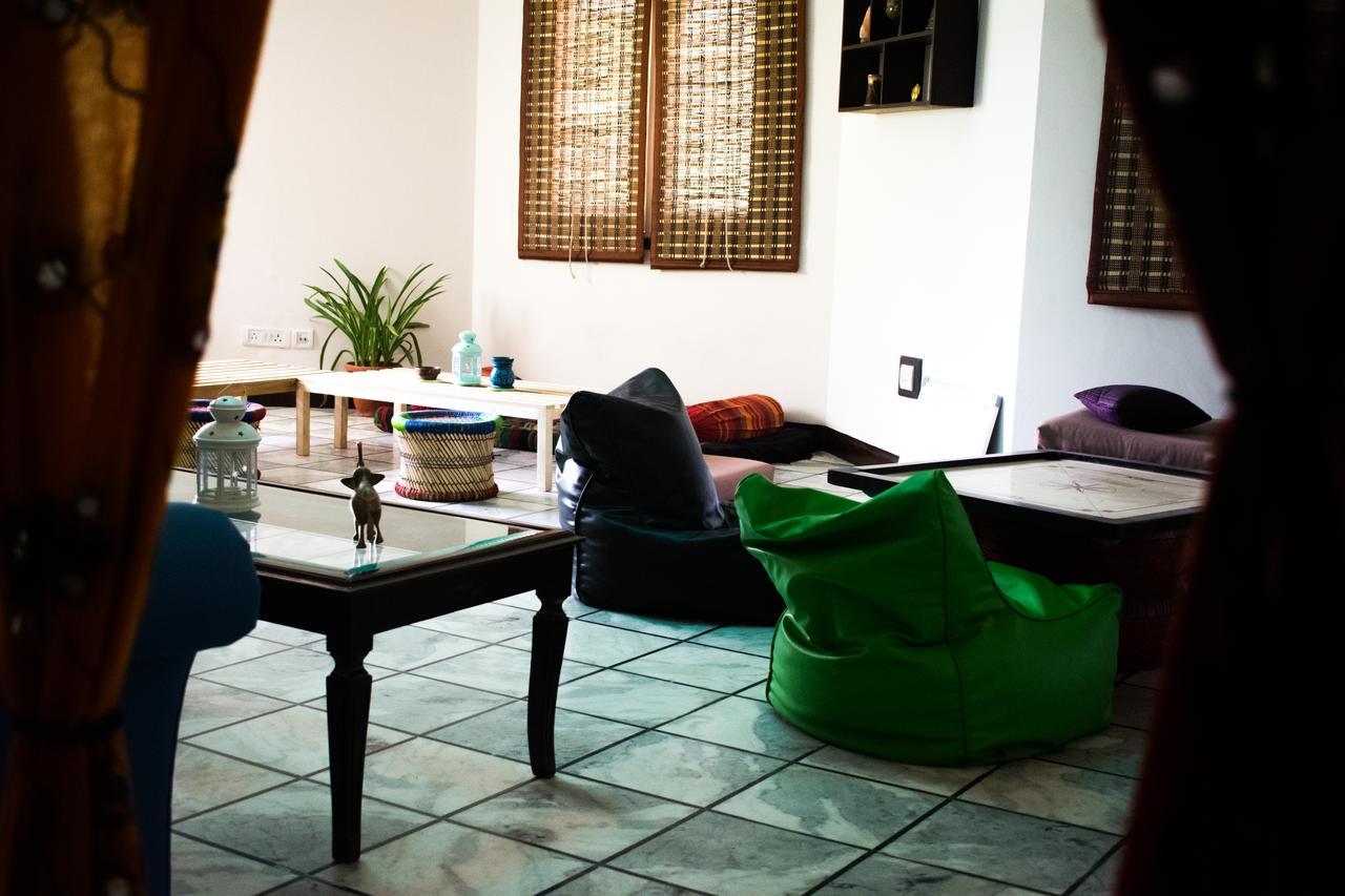 ניו דלהי Roots Hostel מראה חיצוני תמונה